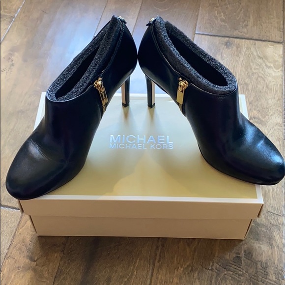 Michael Kors heels - Picture 3 of 9